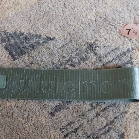 Lululemon Mint Keychain with Silver Clip - Picture 4 of 6